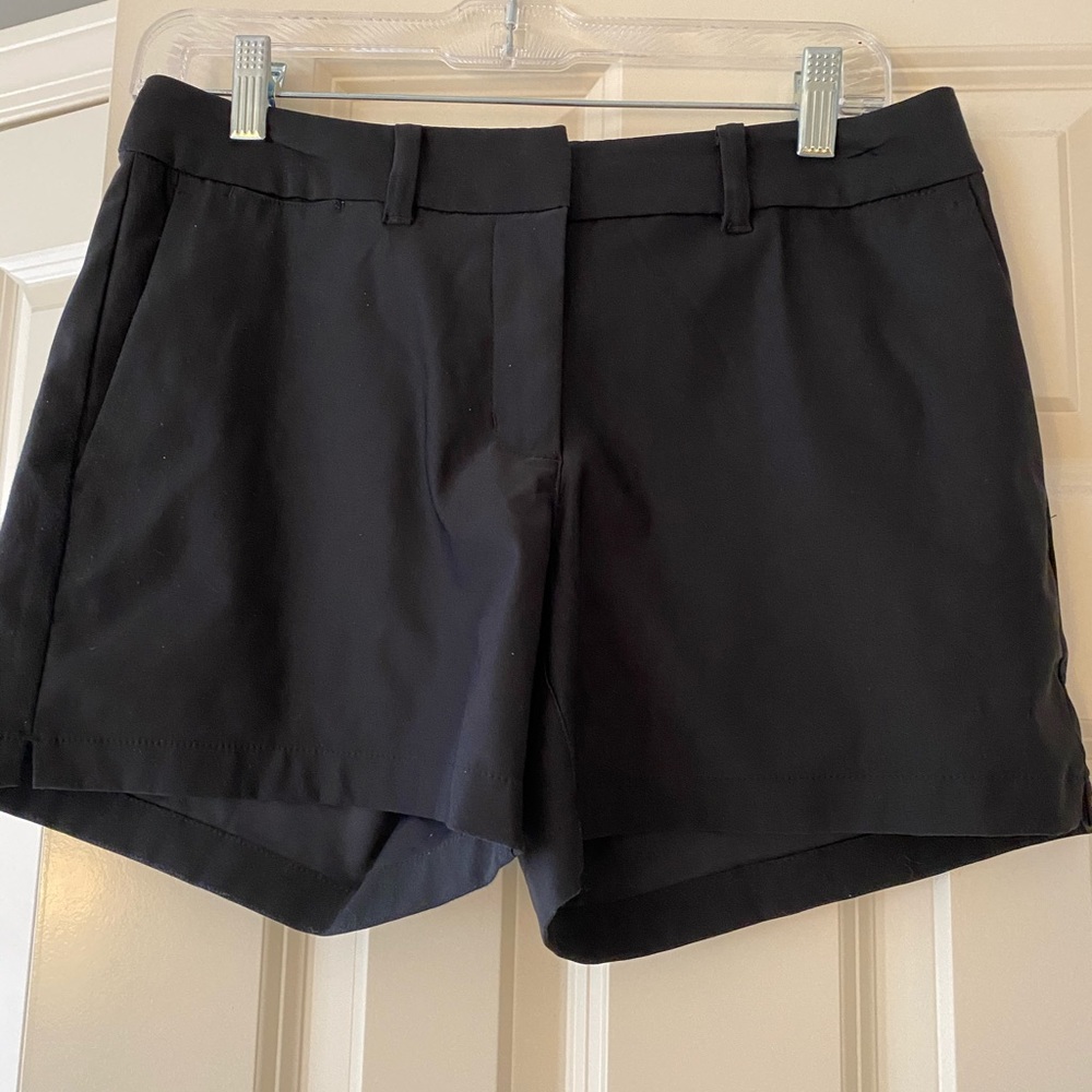 EUC NIKE SHORTS